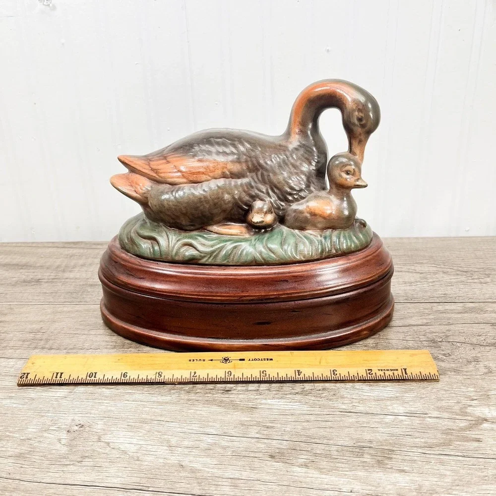 Vintage Ceramic Mother Goose & Gosling Lidded Box | Farmhouse Cottage‎ Decor